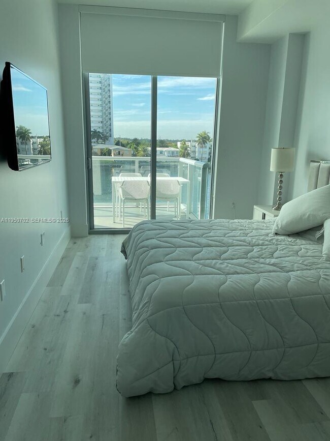 Building Photo - 7928 East Dr