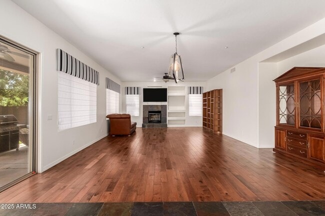 Building Photo - 10573 E Sheena Dr