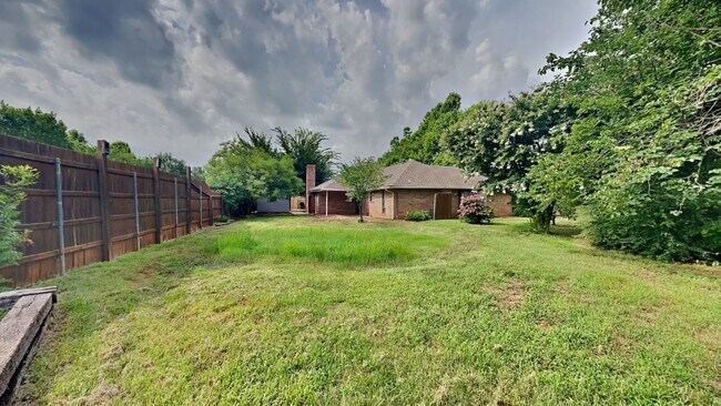 Building Photo - Very Nice 3 bedroom 2 bath home in Edmond ...