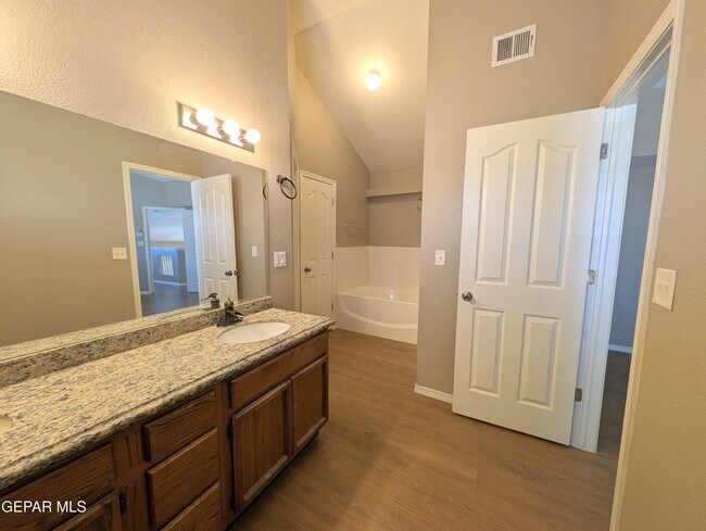 Building Photo - 12145 Sun Arbor Pl