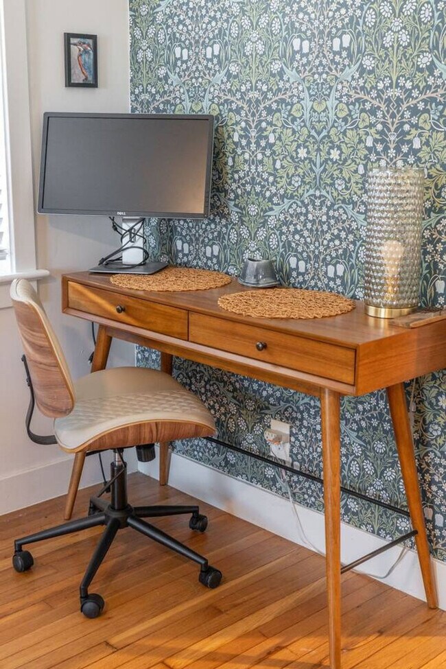 Building Photo - 1407 E McKinley St