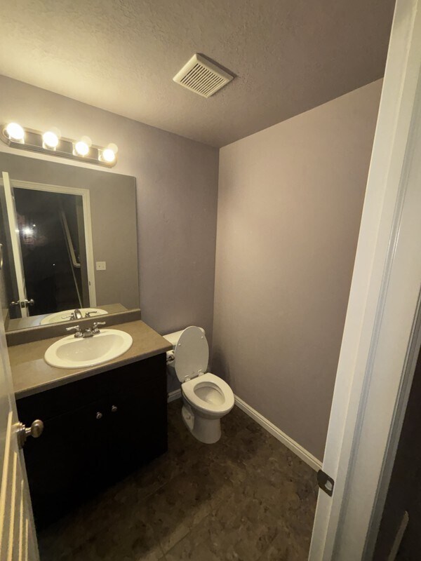 Building Photo - 1296 S Mountain Crst Dr
