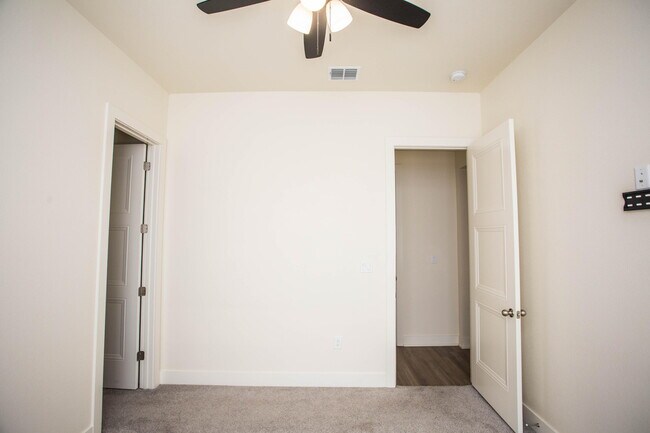 Building Photo - 12010 Troy Ave