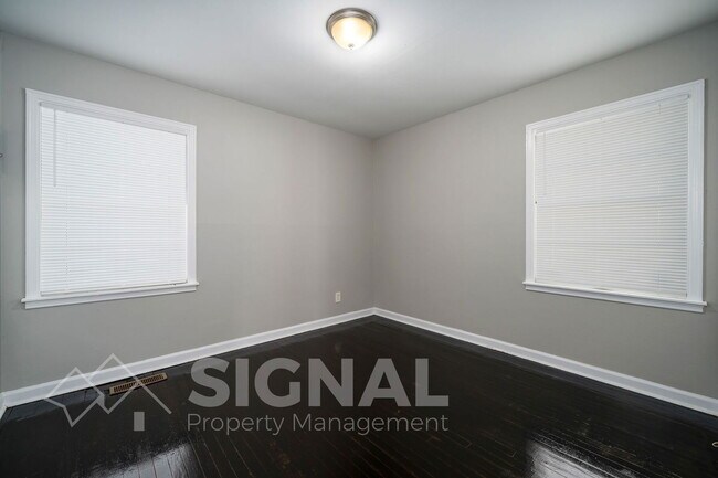 Building Photo - 504 Annie Laura Dr