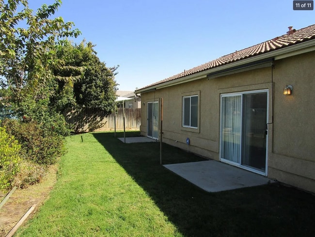 Building Photo - 967 Golf Ave