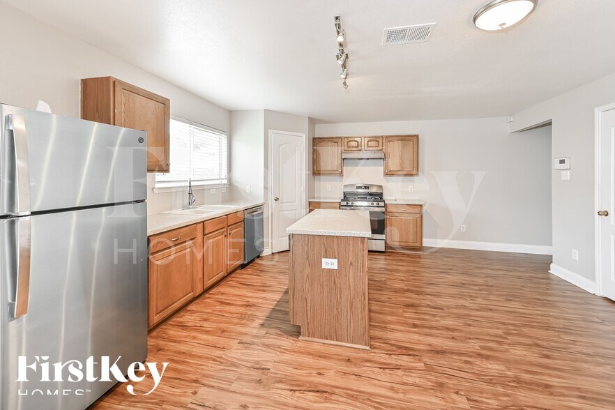 Building Photo - 22811 Precious Pl