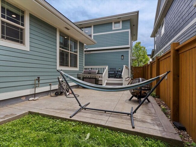 Building Photo - 5445 Verbena St