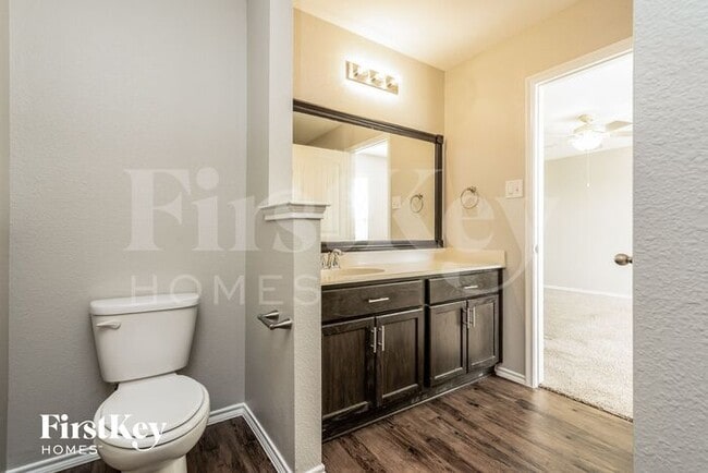 Building Photo - 223 Thoroughbred St