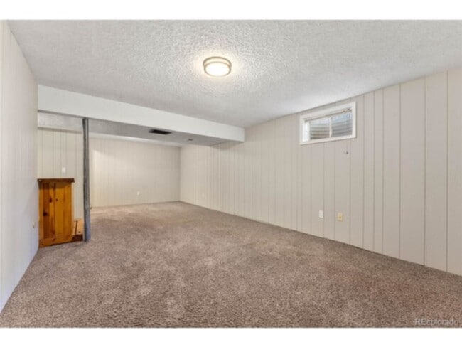 Building Photo - 7073 S Elm St