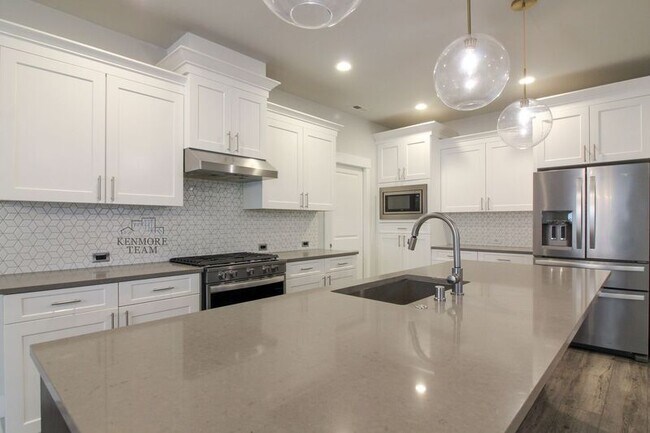 Building Photo - 2237 Legacy Ln