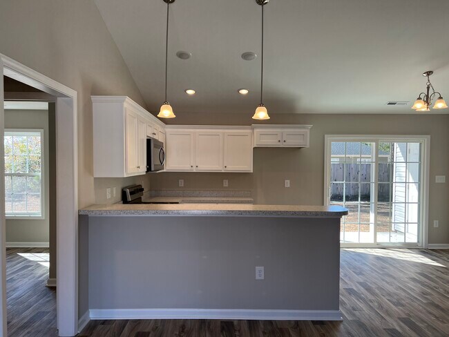 Building Photo - 1845 Westridge Blvd