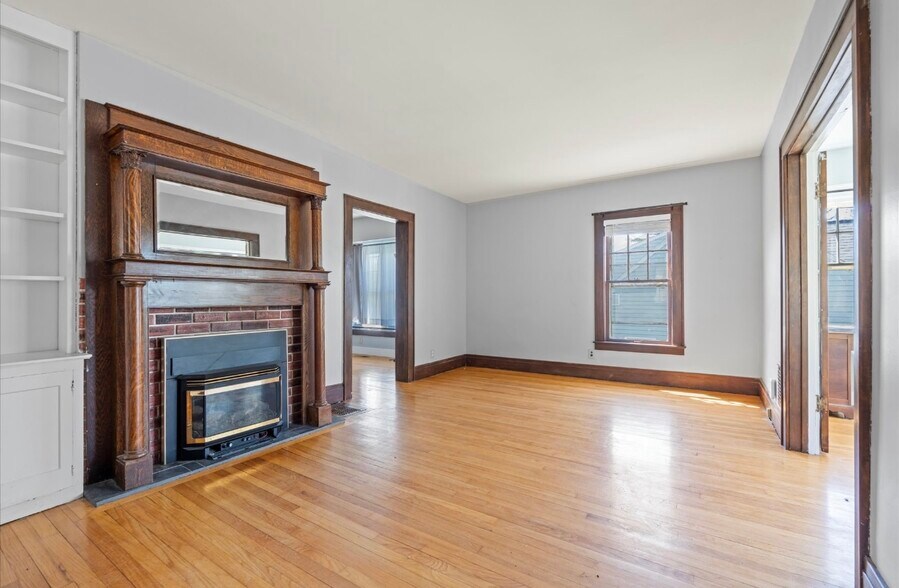 Building Photo - 114 Phelps Pl