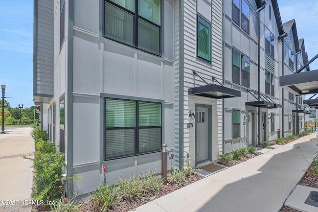 Building Photo - 1096 Farwell St