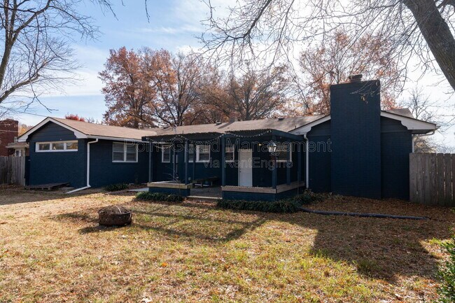 Building Photo - 6002 E 8th St N