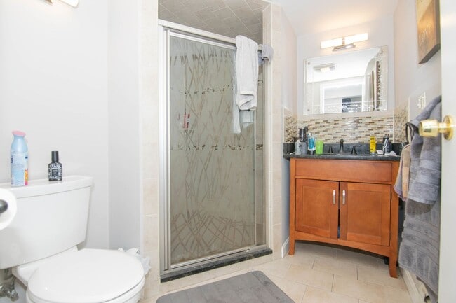 Building Photo - Renovated 4-Bed / 2-Bath in Allston | In-Unit Laundry | 9/1