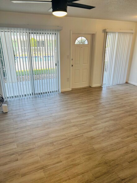 Building Photo - 4035 S School Ave