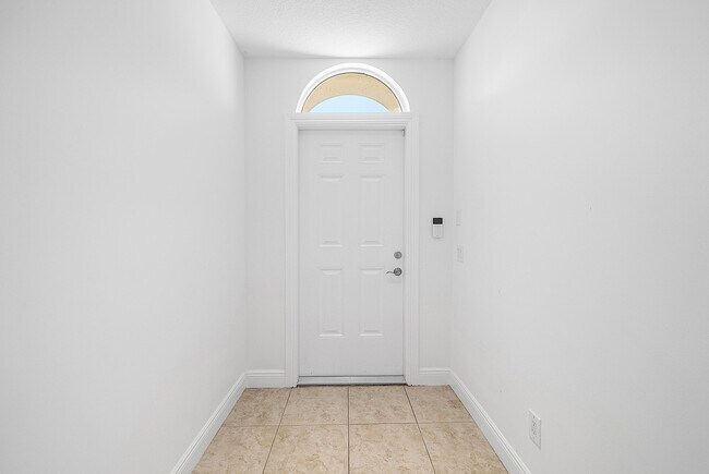 Building Photo - 824 Virginia Gardens Dr