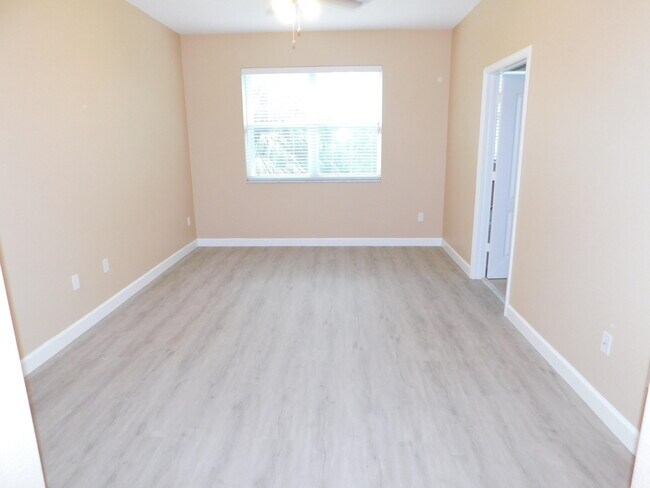 Building Photo - 9626 SW Purple Martin Way