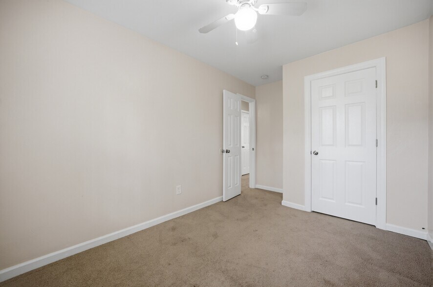 Building Photo - 5109 James St