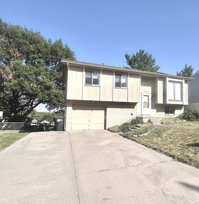 Primary Photo - Beautiful 4 bed, 2 bath house at $1,795