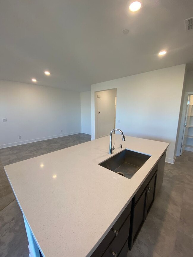 Building Photo - Single Story Home in Whitney Ranch with Ow...