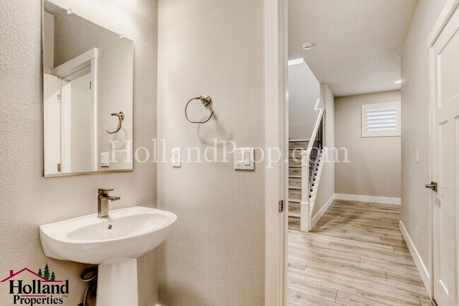 Building Photo - A must-see home in Beaverton where style, location, and lifestyle come together