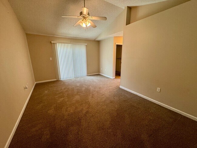 Building Photo - Myrtle Beach - 3 Bedroom / 2 Bathroom House