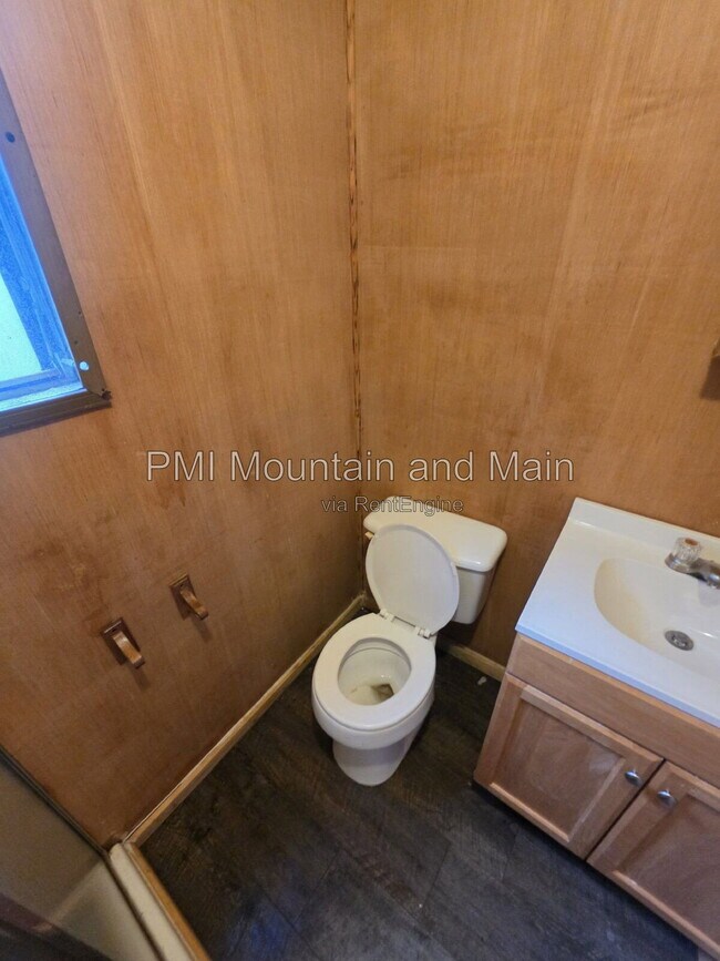 Building Photo - 5 Misty Mountain Way