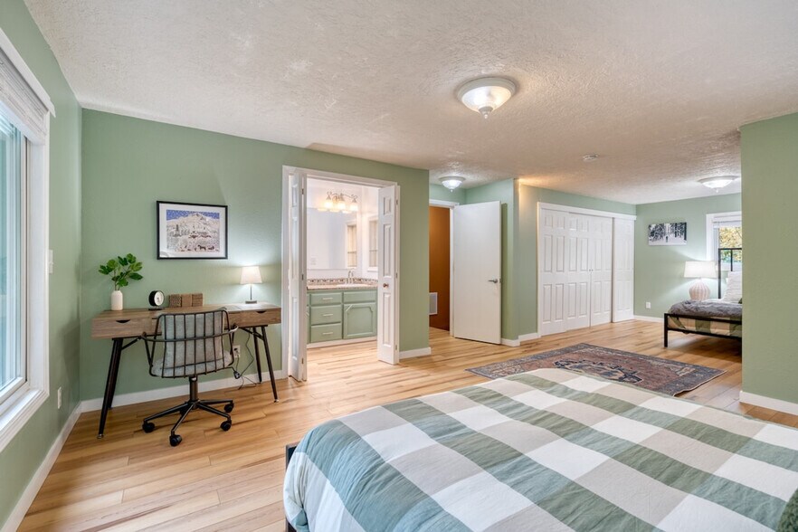 Building Photo - 69437 E Vine Maple Dr