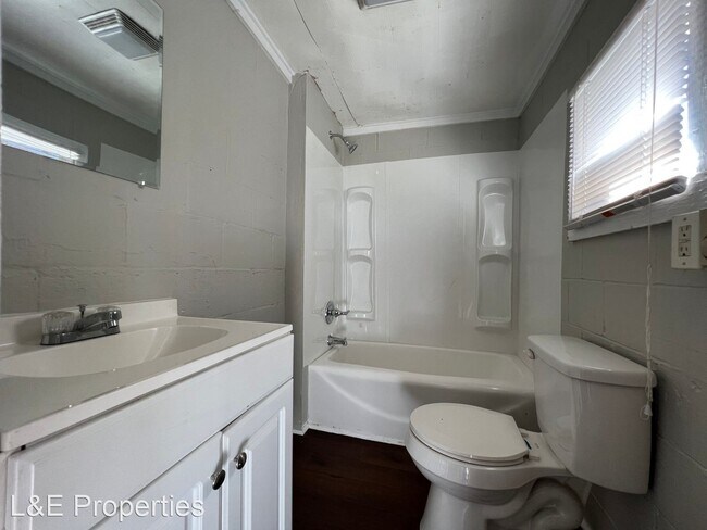 Building Photo - 2 br, 1 bath House - 2402 S. York Road