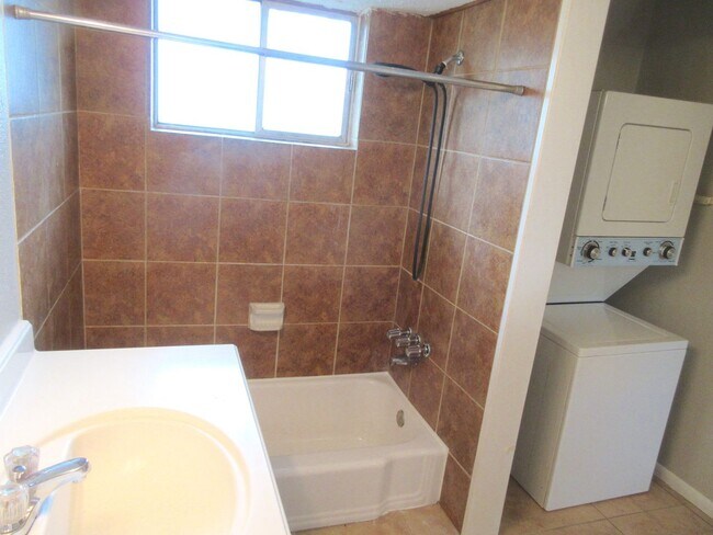 Building Photo - Spring Branch Condo  ALL BILLS PAID!