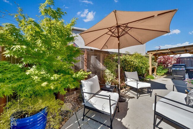 Building Photo - Designer Upgrades & Custom Touches in This Beautiful Rancho Cordova 3-Bedroom Home