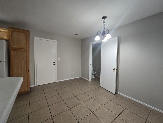 Building Photo - Lock in $1795 Off your third month rent - 3 Bedroom Home near North Las Vegas