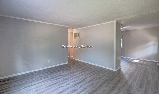 Building Photo - 5649 E 13th Pl