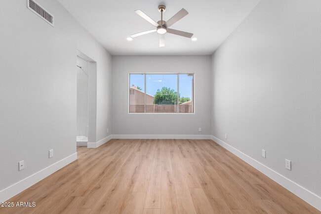 Building Photo - 13711 W Tara Ln