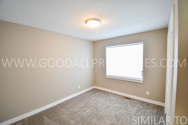 Building Photo - Must see this 4 Bedroom Walkout Ranch Style in Desoto