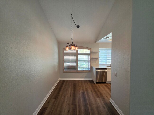 Building Photo - 227 Cinnamon Teal