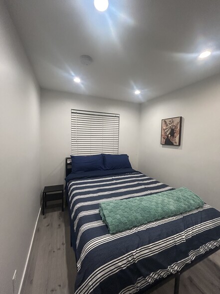 Cozy Bedroom w/Large Closet - 8549 Elizalde Ave
