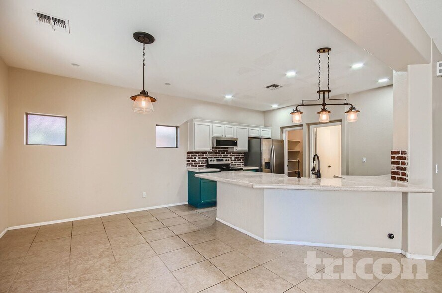 Building Photo - 44995 Portabello Rd