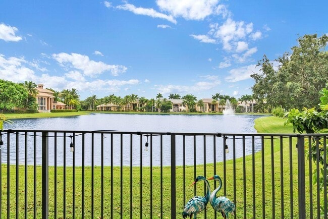 Building Photo - 10703 Versailles Blvd