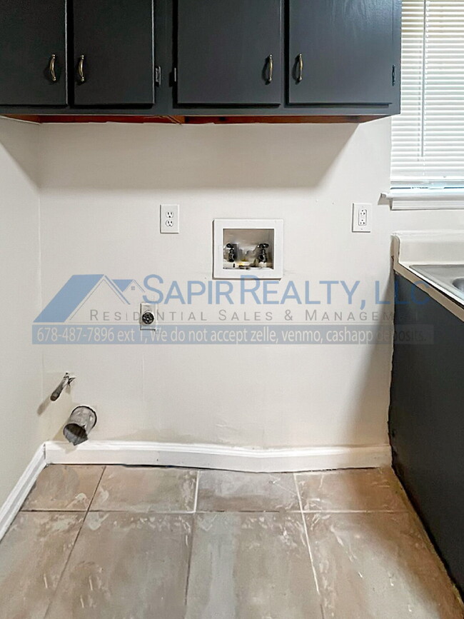 Building Photo - 5609 Mallard Trail