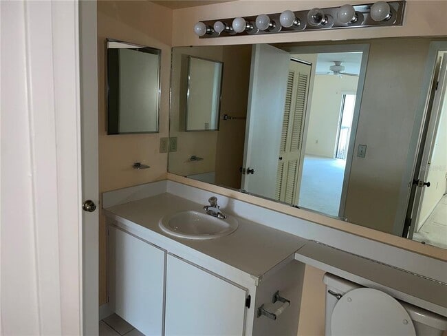 Building Photo - 2642 Pine Ridge Way S