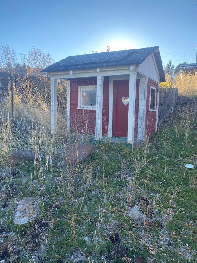 Building Photo - 140 S Rogers St