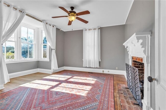 Building Photo - 225 S Park St