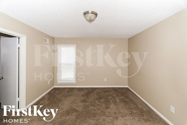 Building Photo - 6390 Star Valley Dr