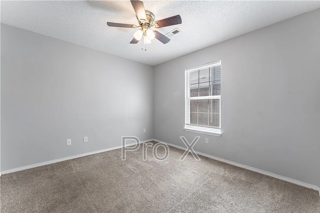 Building Photo - 3501 SW Landau Ct