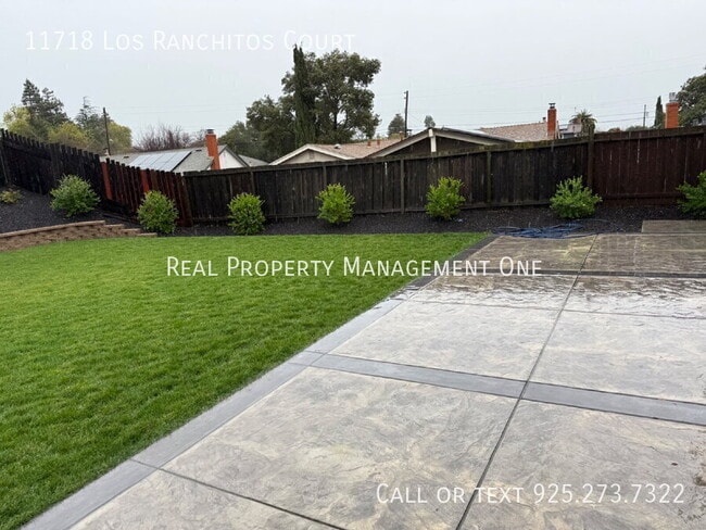 Building Photo - 11718 Los Ranchitos Ct