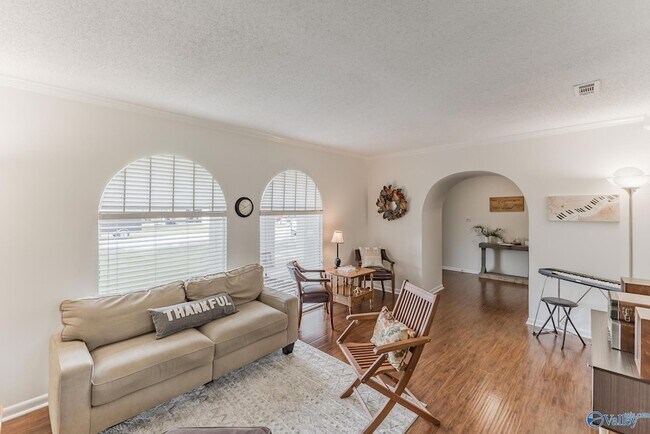 Building Photo - 1907 Waxleaf Green SE