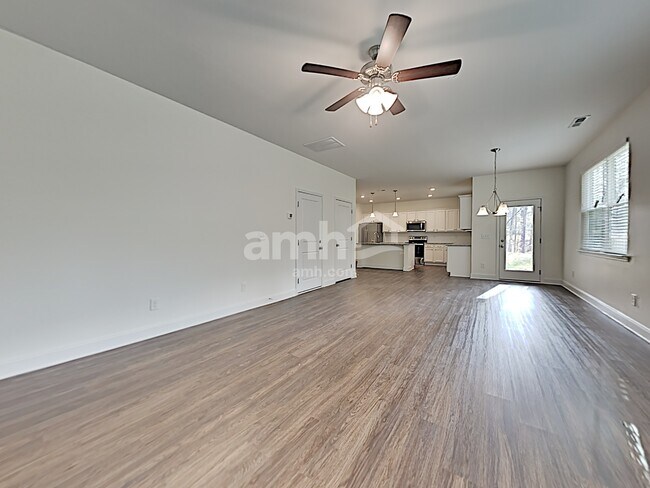 Building Photo - 3076 Day Flower Dr