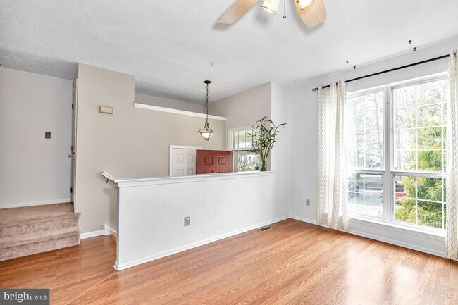 Building Photo - 465 Woodstock Ln